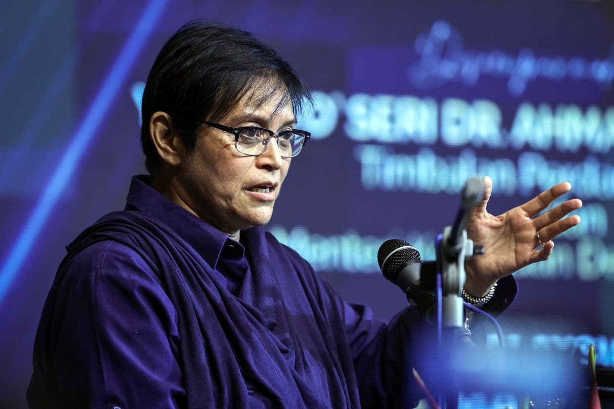 No info relayed to MACC over RM9.5mil 'corporate mafia' graft allegations involving MP, says Azalina