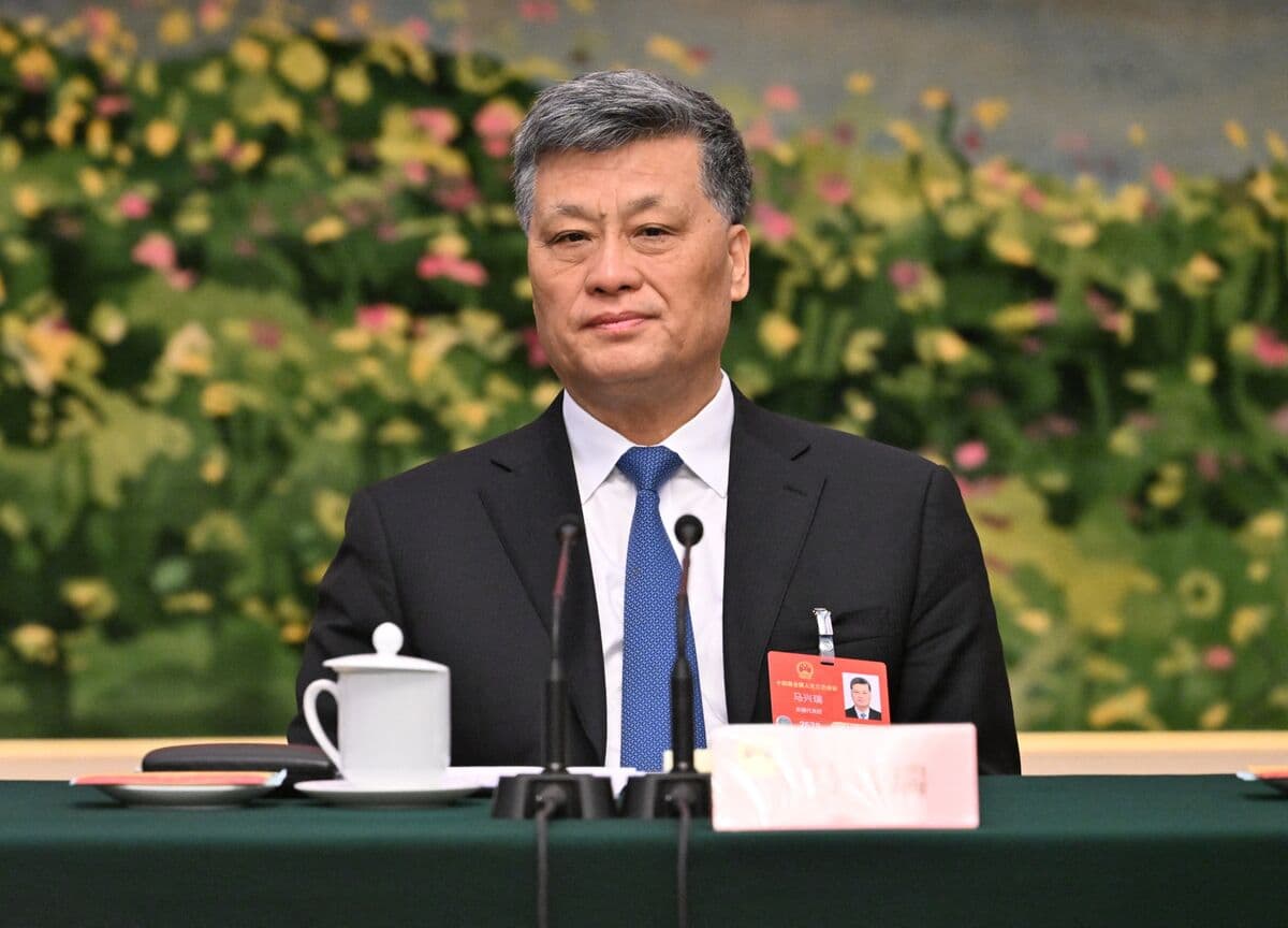 China Expels Former Politburo Member Over Graft and Sex Charges - Bloomberg.com