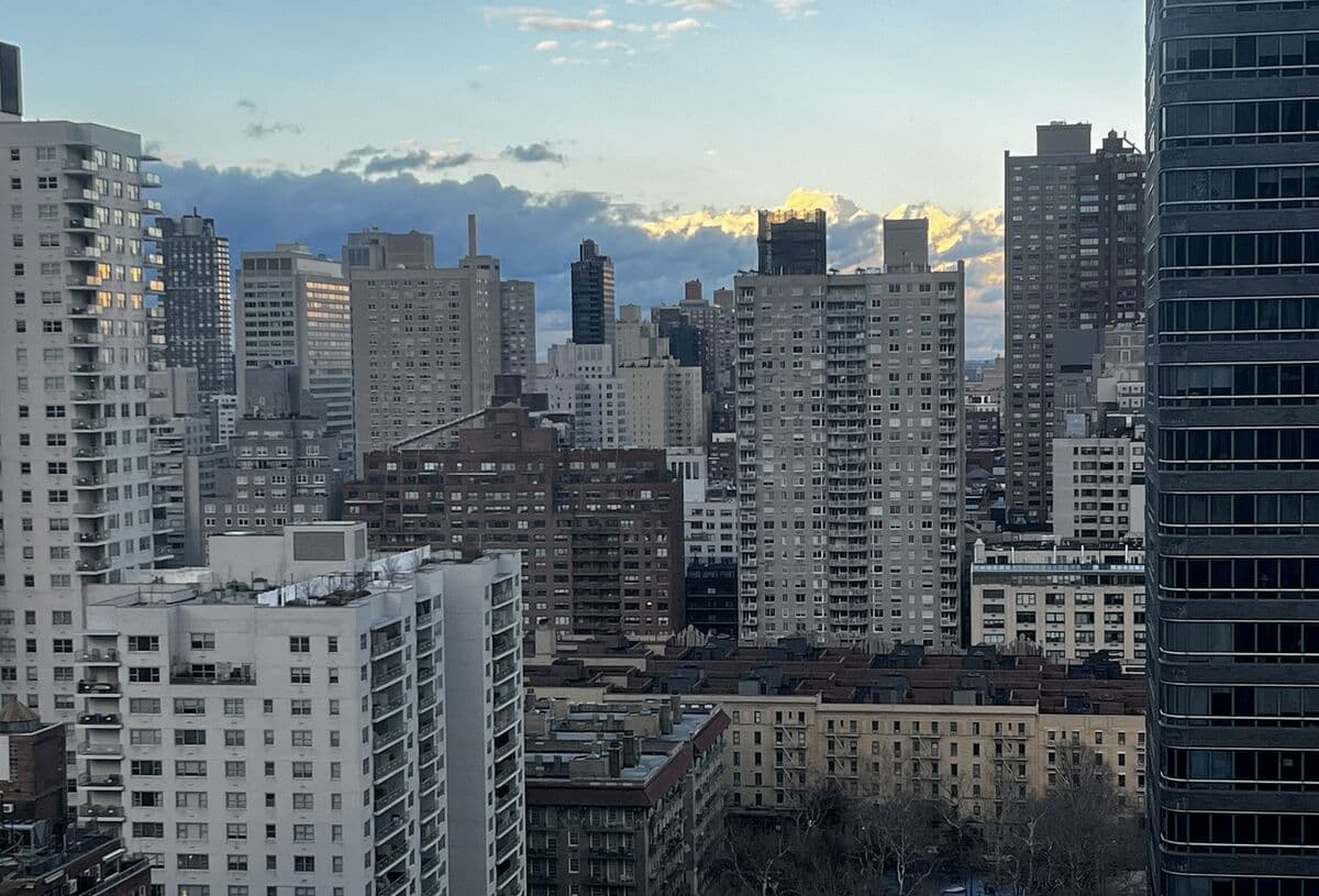 Upper East Side Legionnaires’ Outbreak Source Remains Unknown - Bloomberg.com