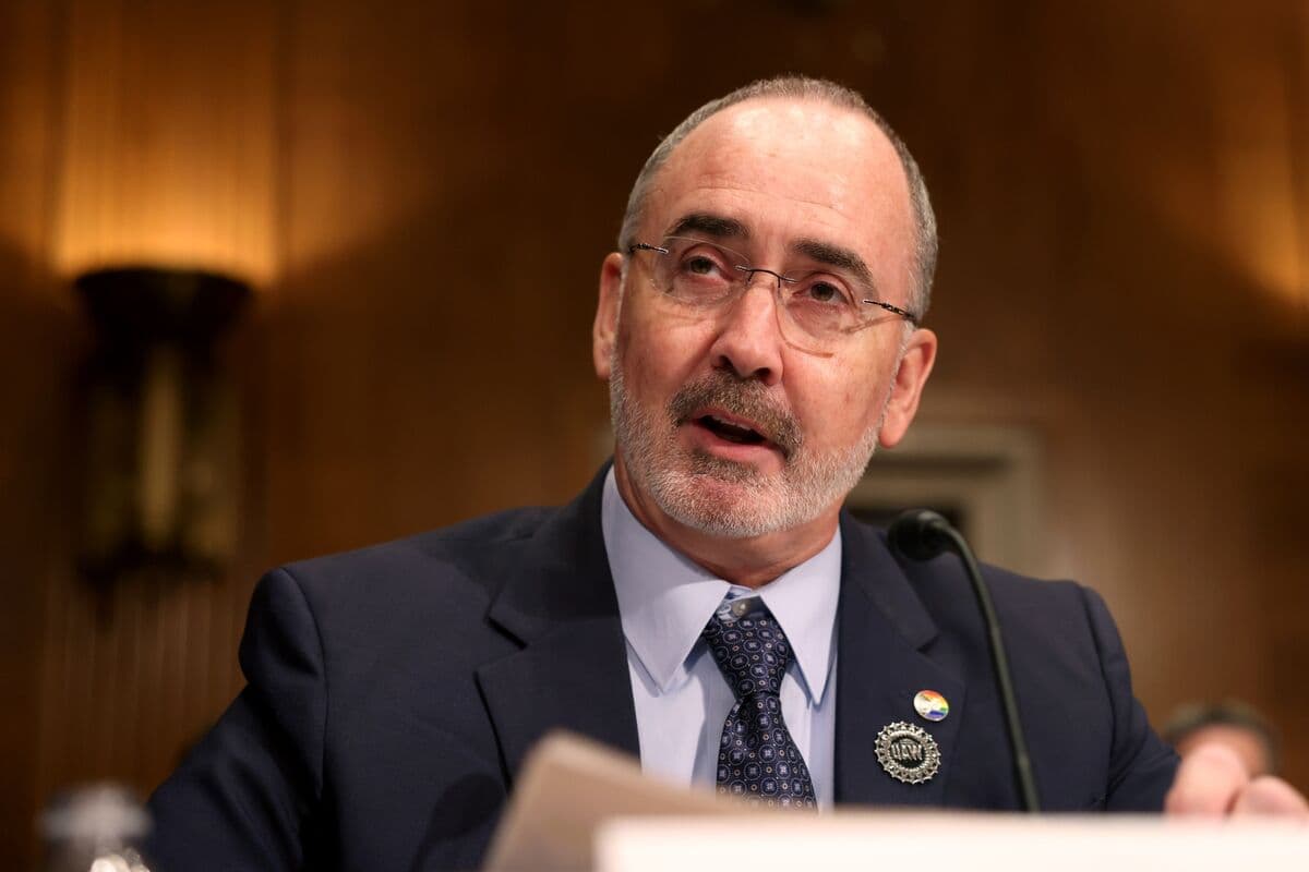 DOJ Investigating Allegations Against UAW President Shawn Fain - Bloomberg.com