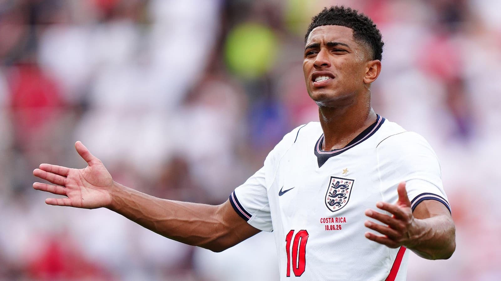 Jude Bellingham slaps incoming Chelsea star after Argentina win World Cup semi-final