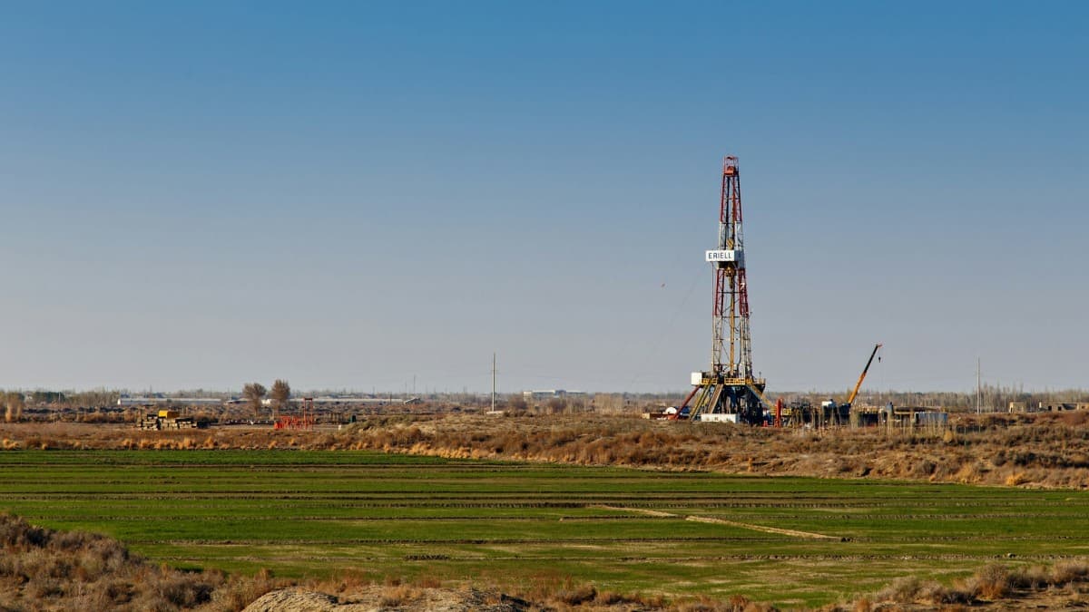 IEA Predicts First Decrease in Global Oil Demand Since 2020