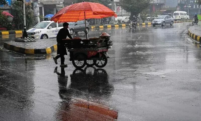 Rainfall in several parts of Lahore