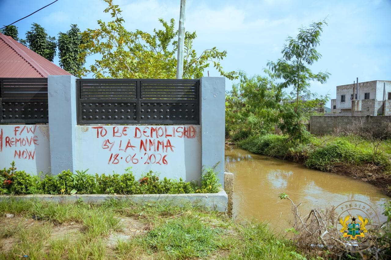 Post-flood mitigation measures: Dredging of major drains continues