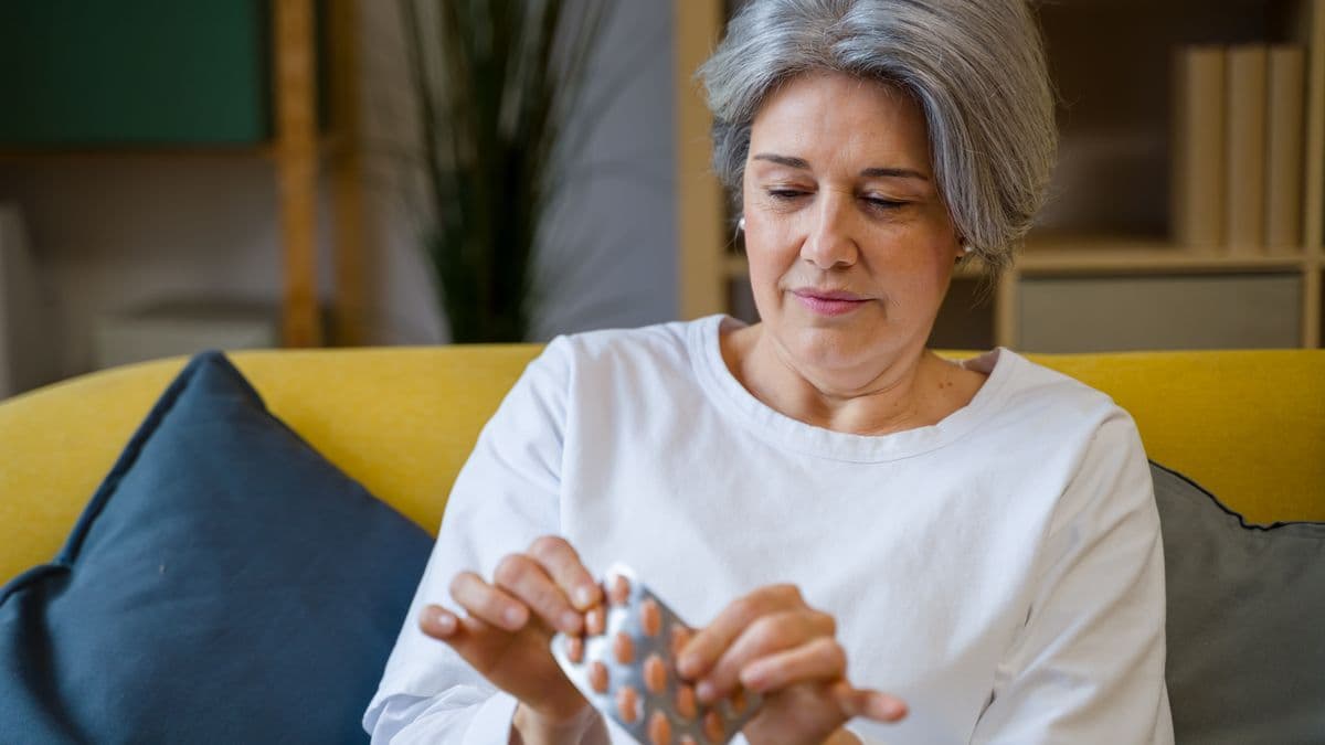 Atorvastatin 'call 111' warning as NHS cautions on 'serious' side effects