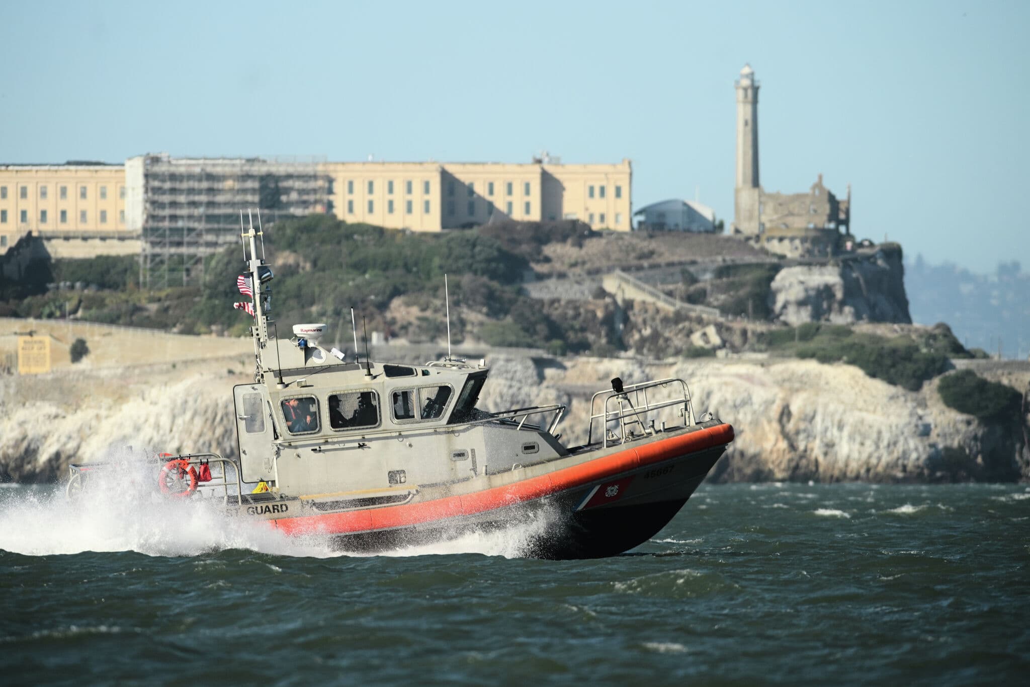 Alcatraz boat sinking leaves 1 dead, 3 missing in San Francisco Bay