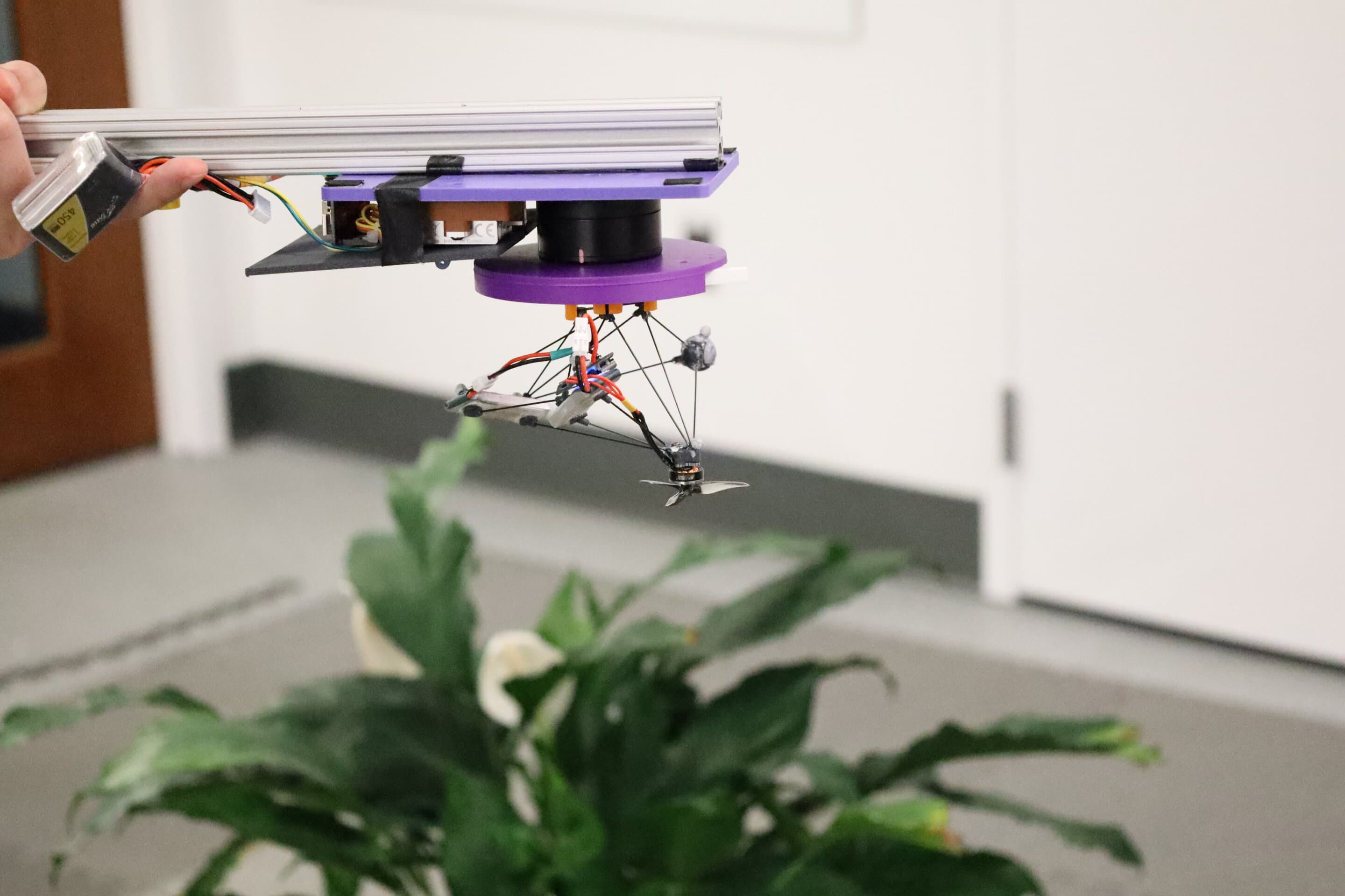 New spinning drone hides in plain sight: 'Phantom Twist' harnesses motion blur to nearly vanish in flight - Tech Xplore
