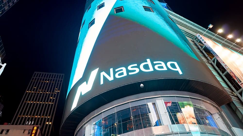 Chip Sell-Off Hits Nasdaq As Stock Market Uptrend Wobbles; Sandisk, Intel Give Sell Signals - Investor's Business Daily